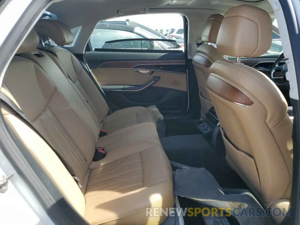 10 fotografías del automóvil dañado WAU8DAF88KN006836 AUDI A8 2019