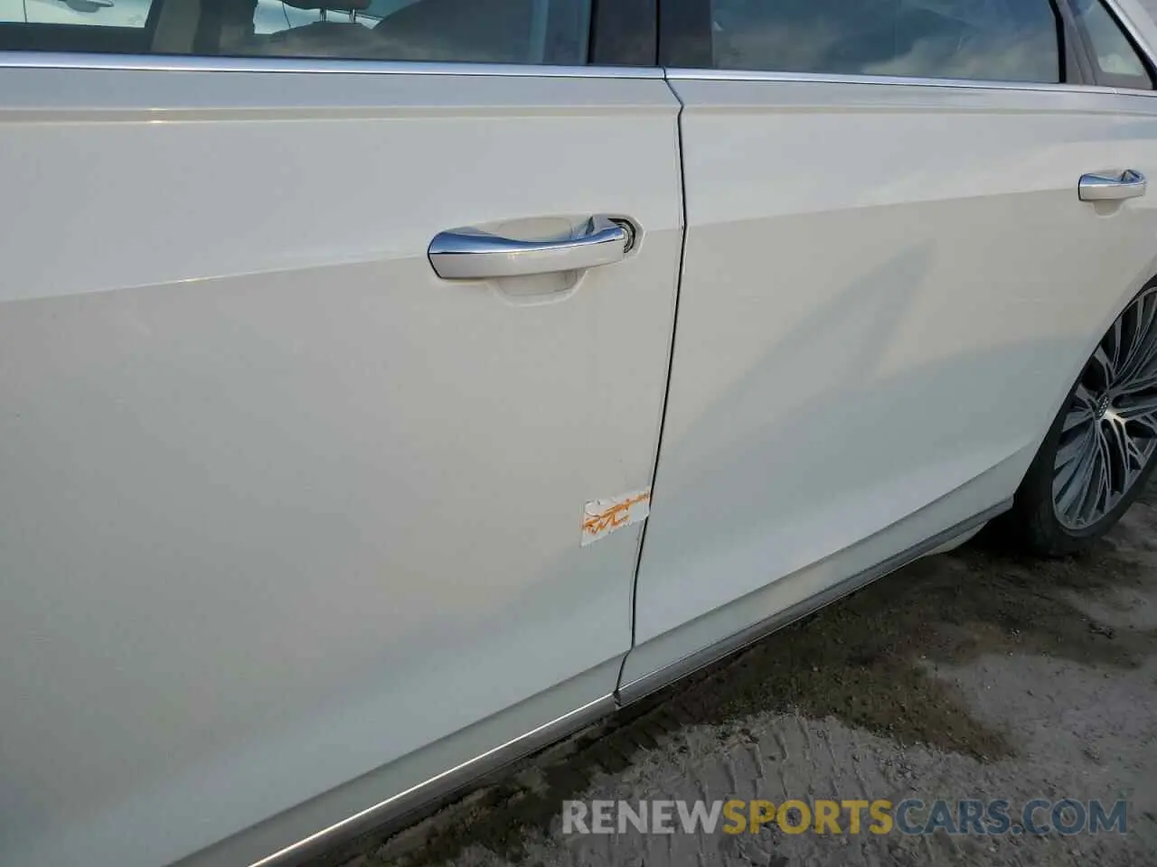 12 fotografías del automóvil dañado WAU8DAF88KN006836 AUDI A8 2019