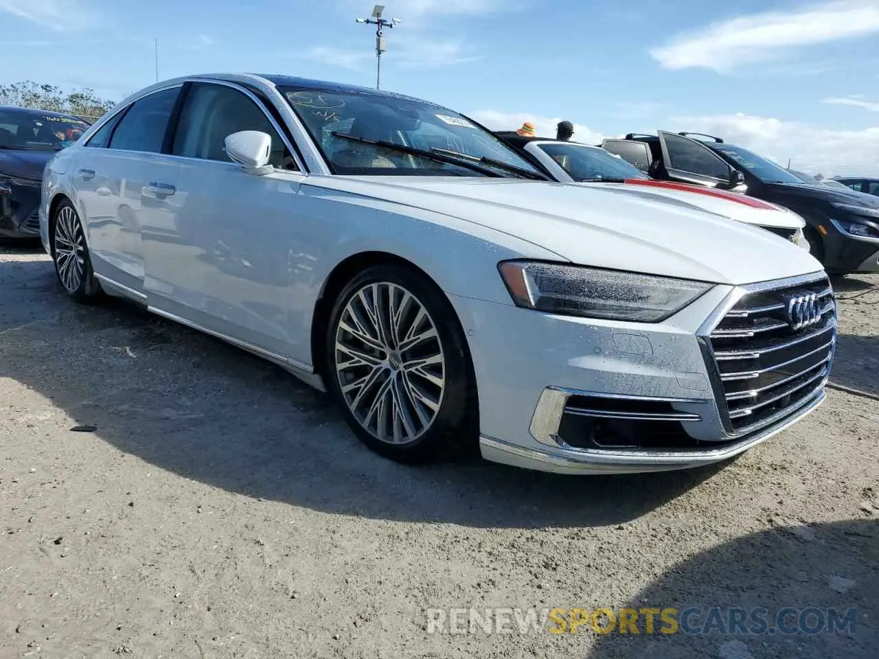 4 fotografías del automóvil dañado WAU8DAF88KN006836 AUDI A8 2019