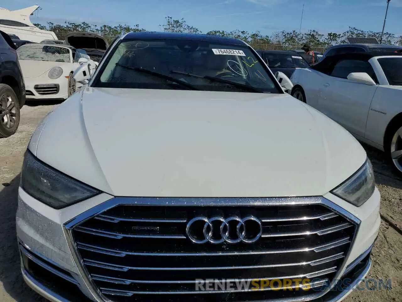 5 fotografías del automóvil dañado WAU8DAF88KN006836 AUDI A8 2019