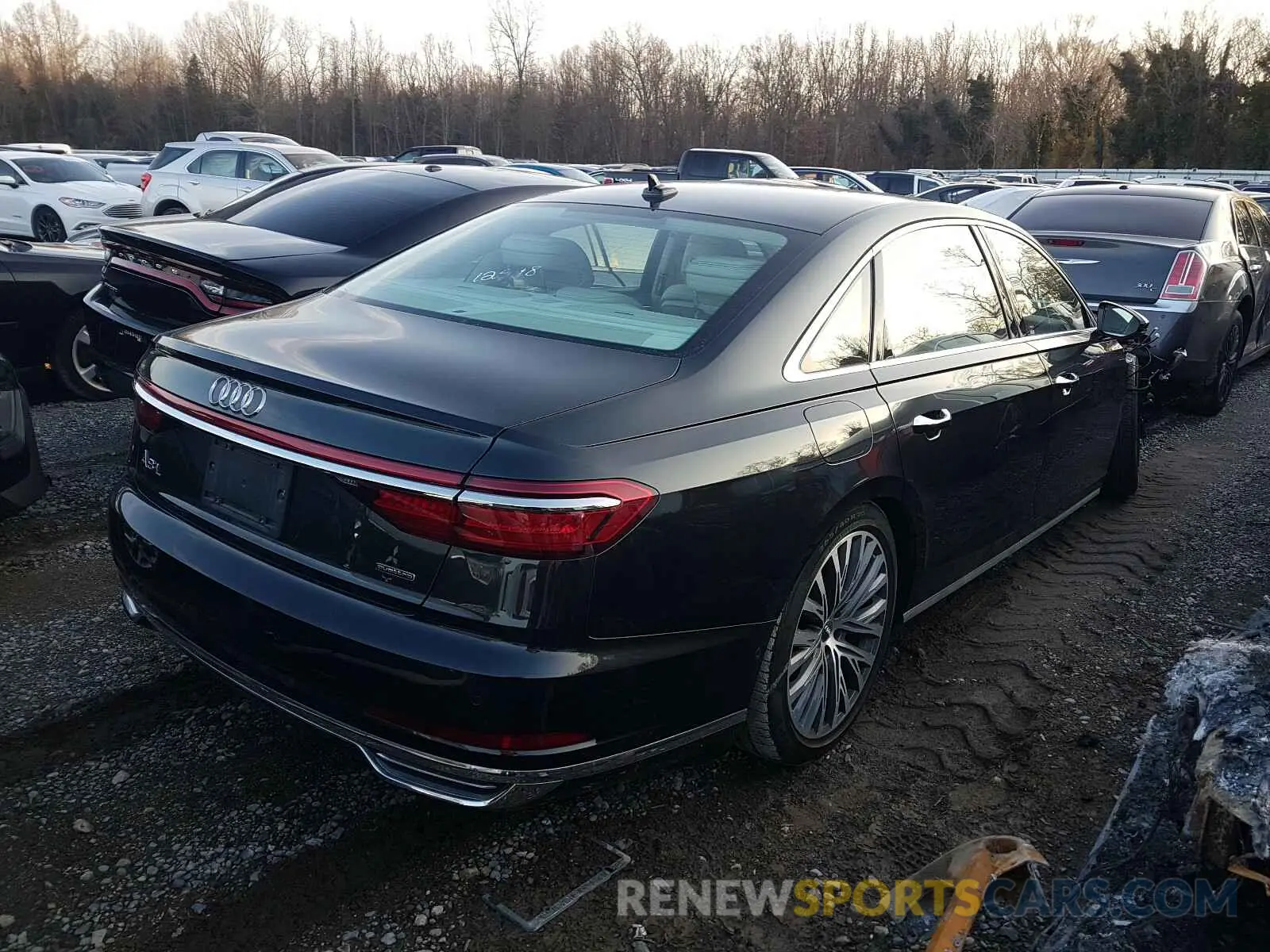 4 fotografías del automóvil dañado WAU8DAF88KN010529 AUDI A8 2019