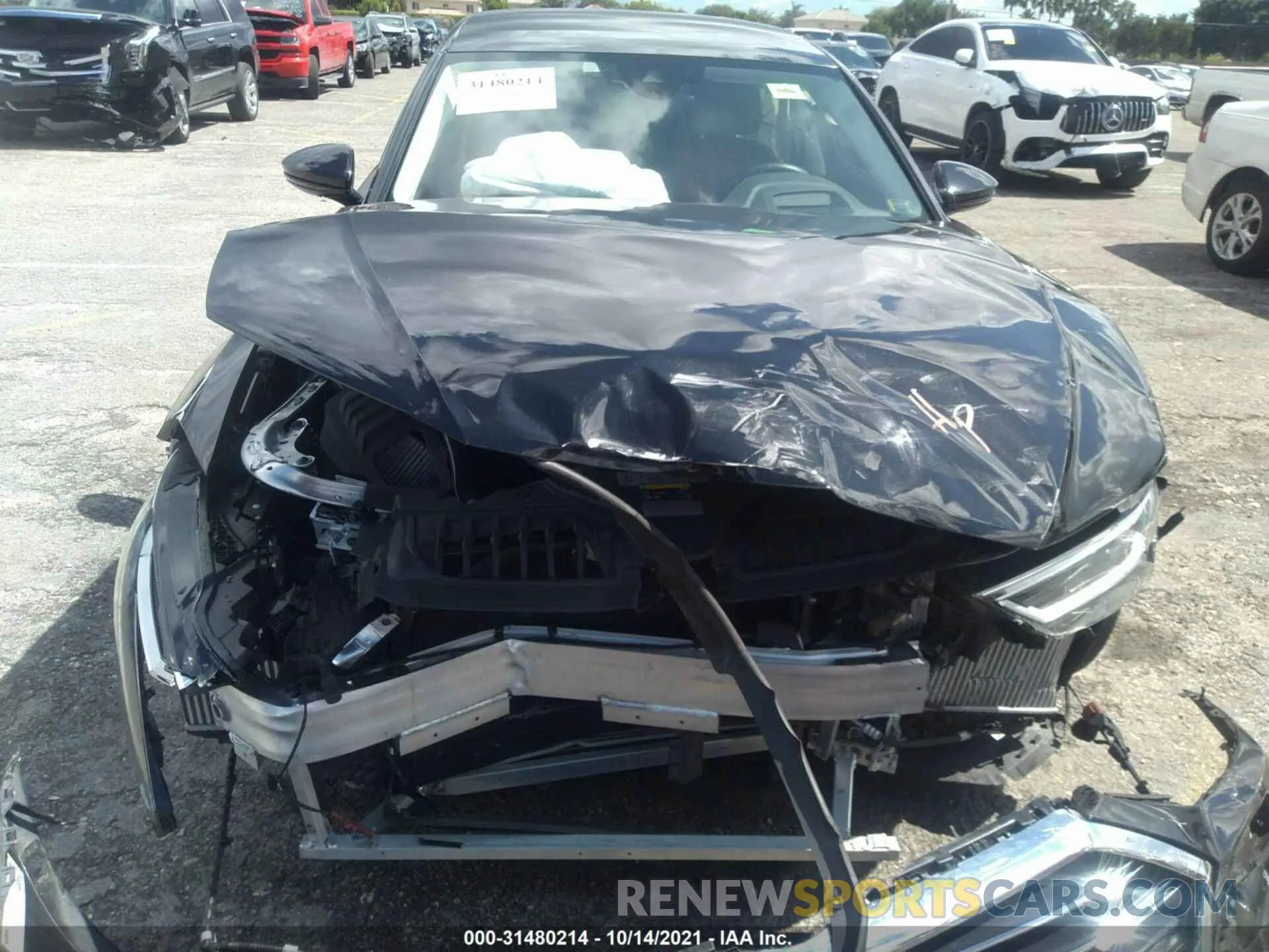 6 fotografías del automóvil dañado WAU8DAF8XKN009687 AUDI A8 2019