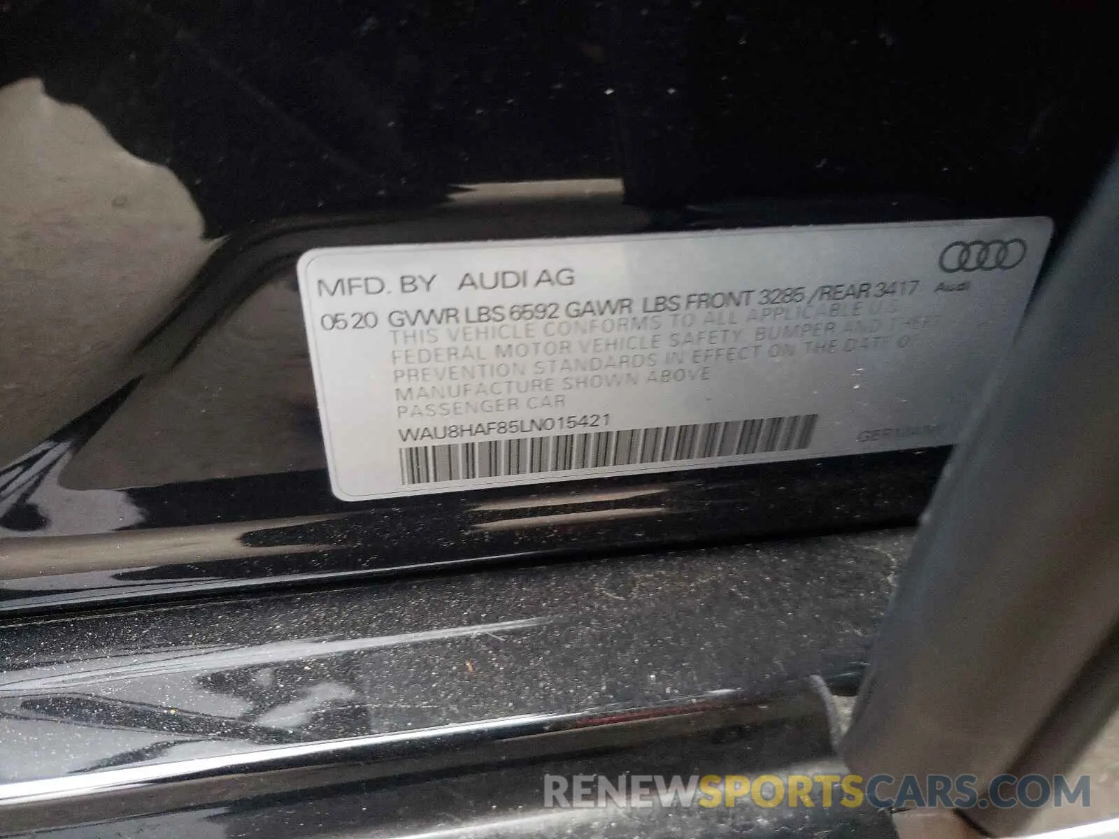 10 fotografías del automóvil dañado WAU8HAF85LN015421 AUDI A8 2020