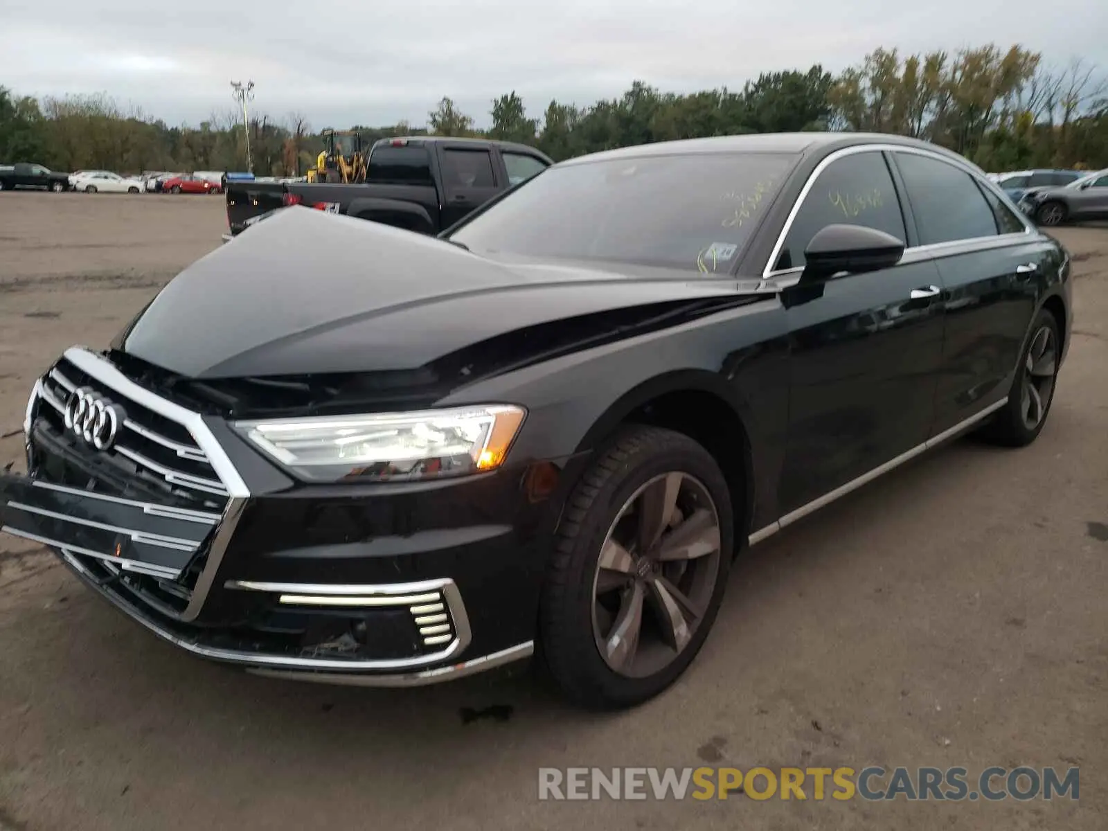 2 fotografías del automóvil dañado WAU8HAF85LN015421 AUDI A8 2020