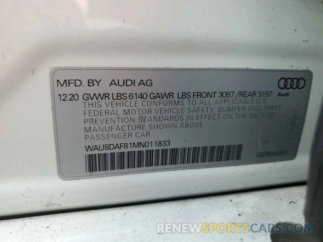 13 fotografías del automóvil dañado WAU8DAF81MN011833 AUDI A8 2021