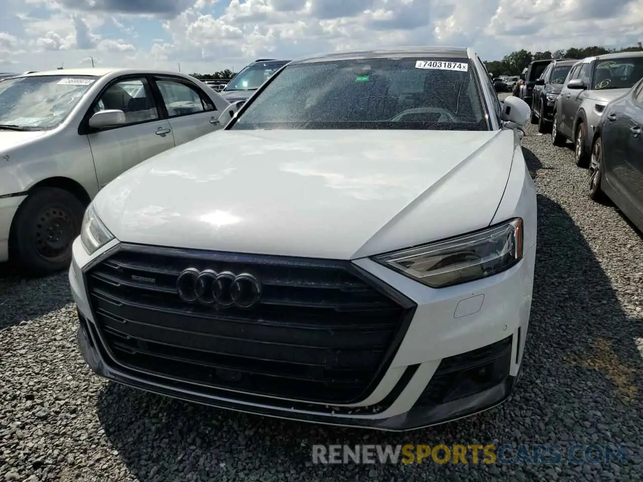 5 fotografías del automóvil dañado WAU8DAF81MN011833 AUDI A8 2021