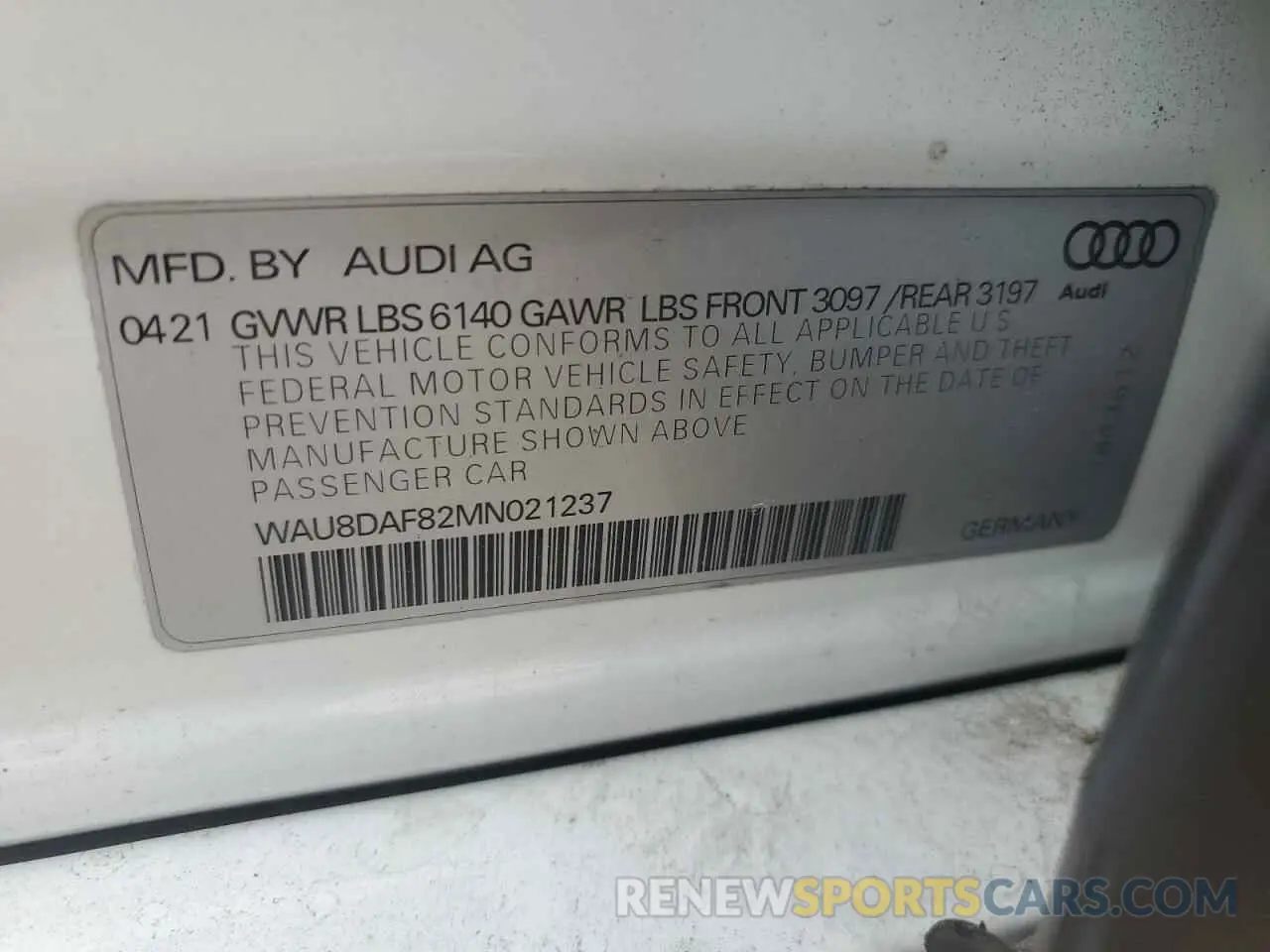 13 fotografías del automóvil dañado WAU8DAF82MN021237 AUDI A8 2021