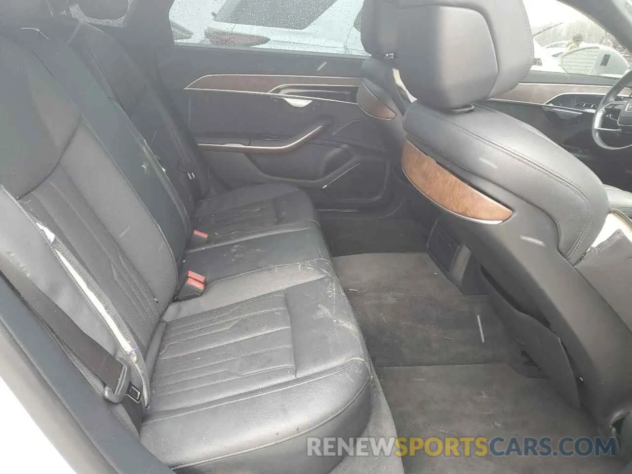 10 fotografías del automóvil dañado WAU8DAF87MN011853 AUDI A8 2021