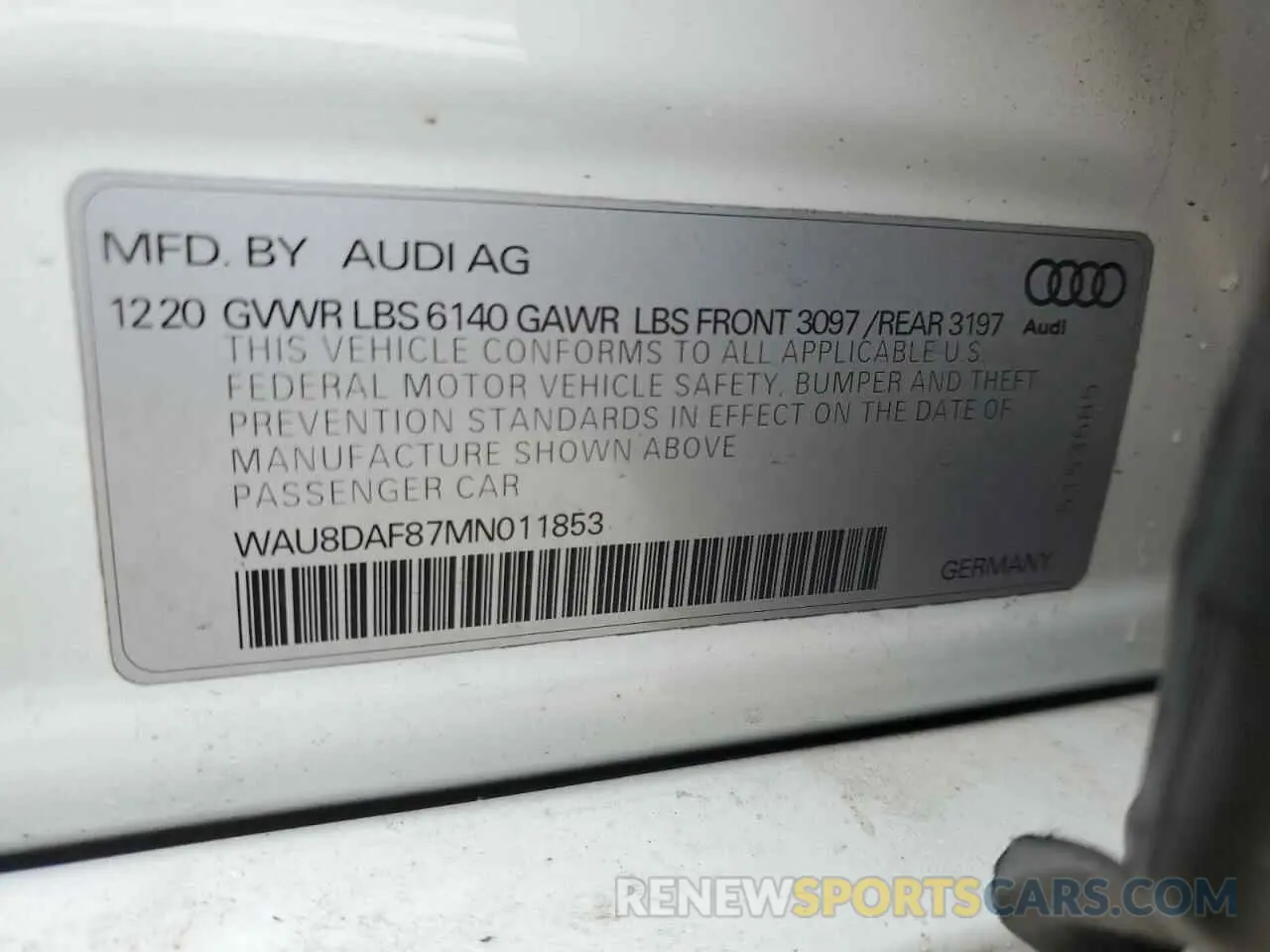 15 fotografías del automóvil dañado WAU8DAF87MN011853 AUDI A8 2021