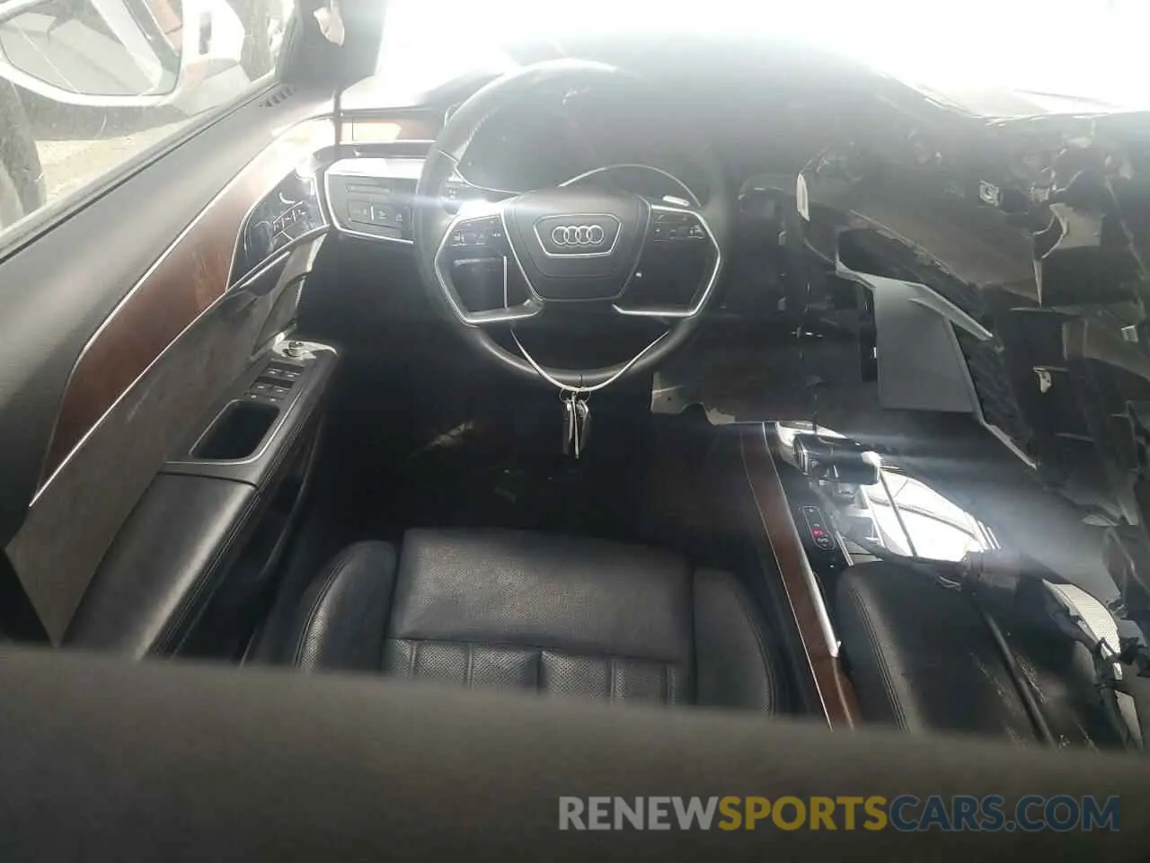 8 fotografías del automóvil dañado WAU8DAF87MN011853 AUDI A8 2021
