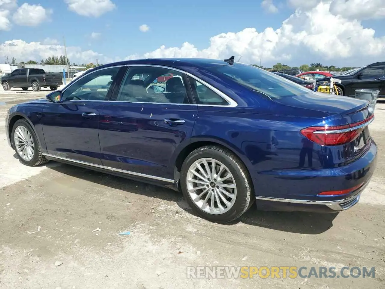 2 fotografías del automóvil dañado WAU8DAF8XMN027495 AUDI A8 2021