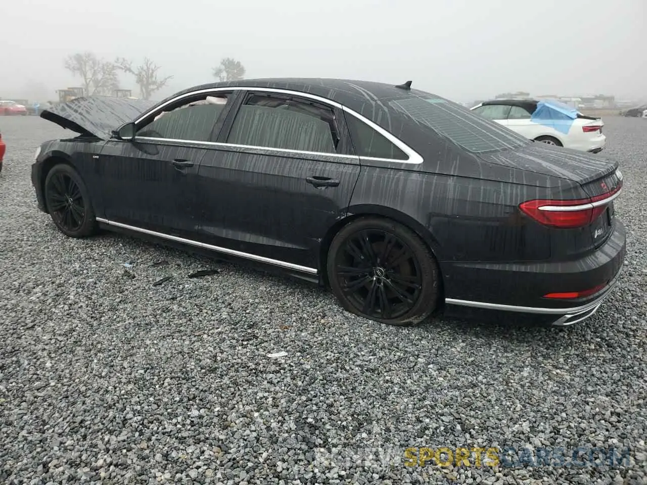 2 fotografías del automóvil dañado WAU8EAF82MN013779 AUDI A8 2021
