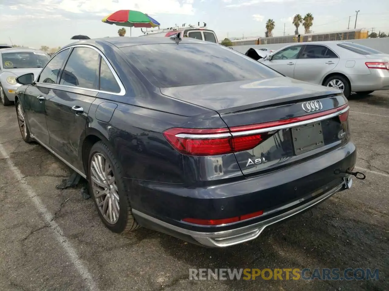 3 fotografías del automóvil dañado WAU8HAF88MN004060 AUDI A8 2021