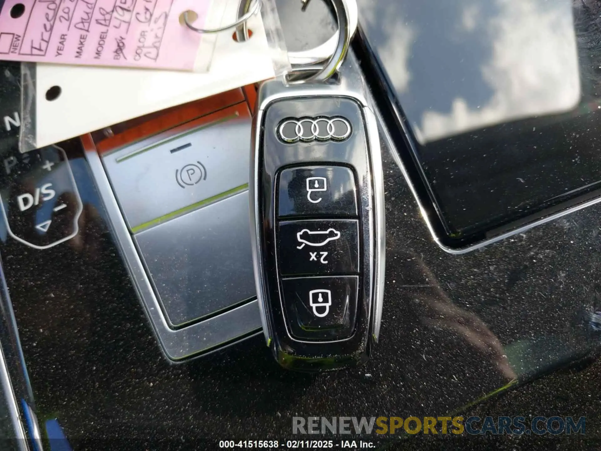 11 fotografías del automóvil dañado WAULDAF87NN001657 AUDI A8 2022