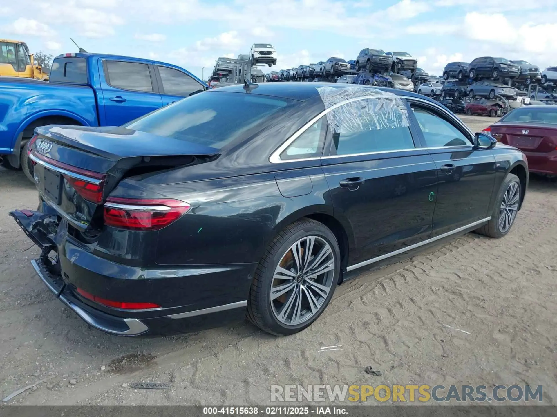 4 fotografías del automóvil dañado WAULDAF87NN001657 AUDI A8 2022