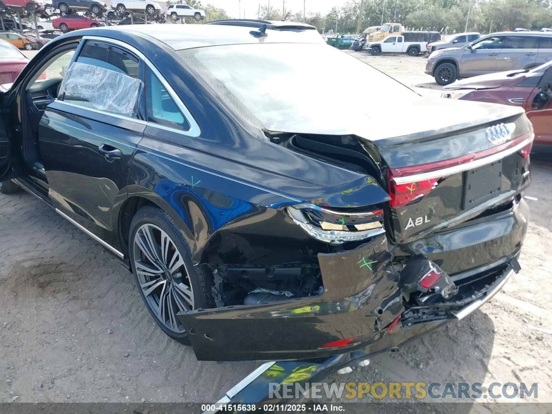 6 fotografías del automóvil dañado WAULDAF87NN001657 AUDI A8 2022