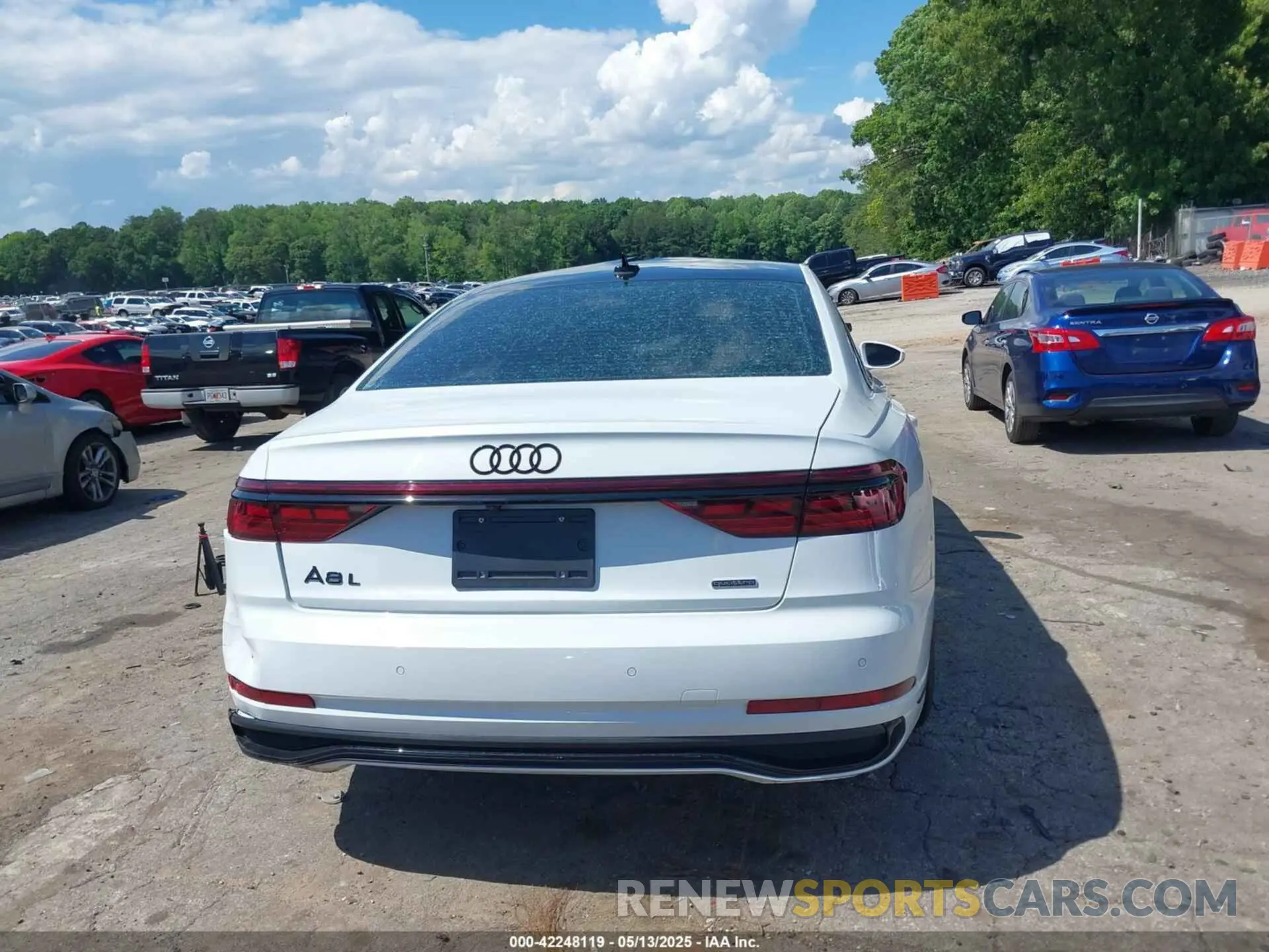16 fotografías del automóvil dañado WAULDAF84RN001296 AUDI A8 2024