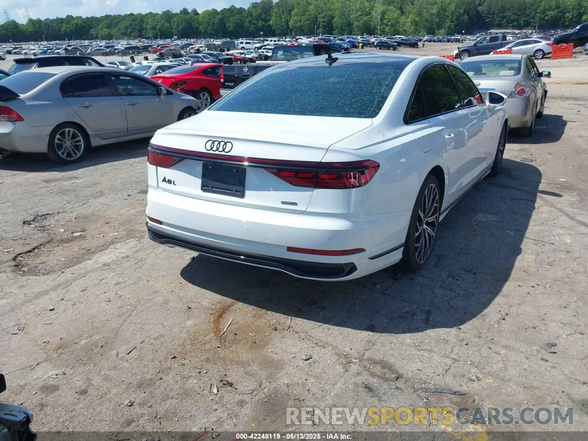 4 fotografías del automóvil dañado WAULDAF84RN001296 AUDI A8 2024