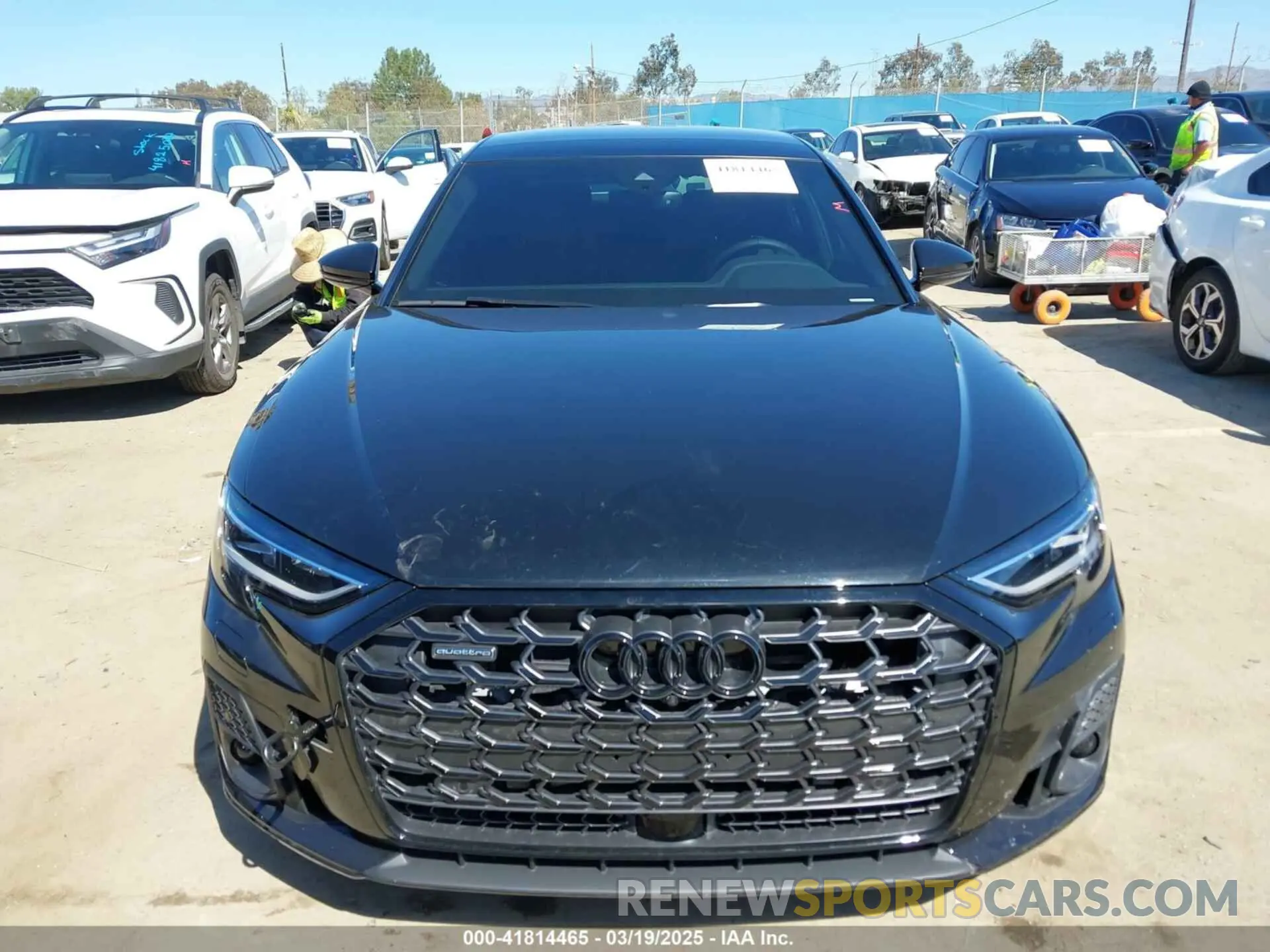 13 fotografías del automóvil dañado WAULDAF88RN014956 AUDI A8 2024