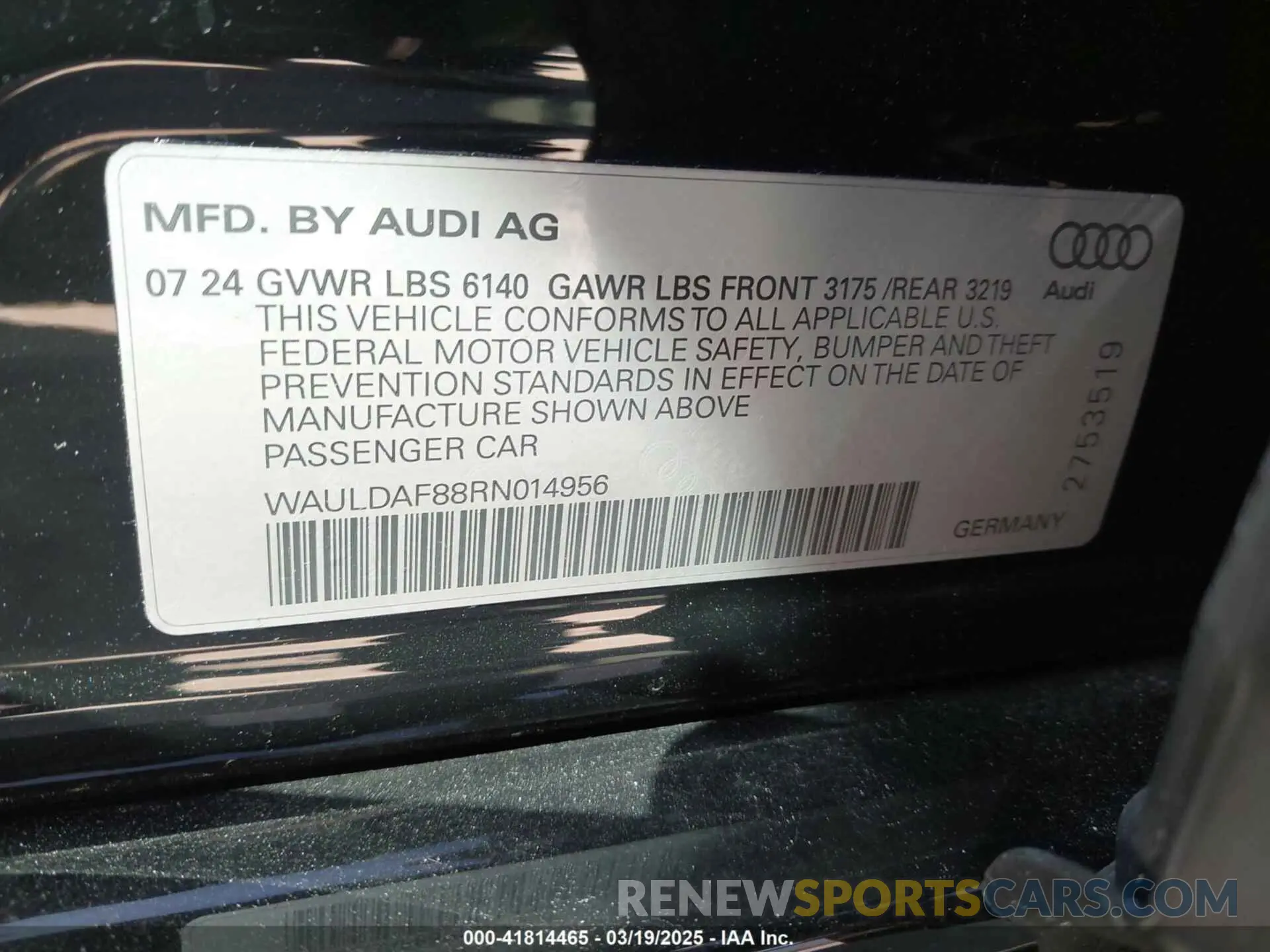 9 fotografías del automóvil dañado WAULDAF88RN014956 AUDI A8 2024