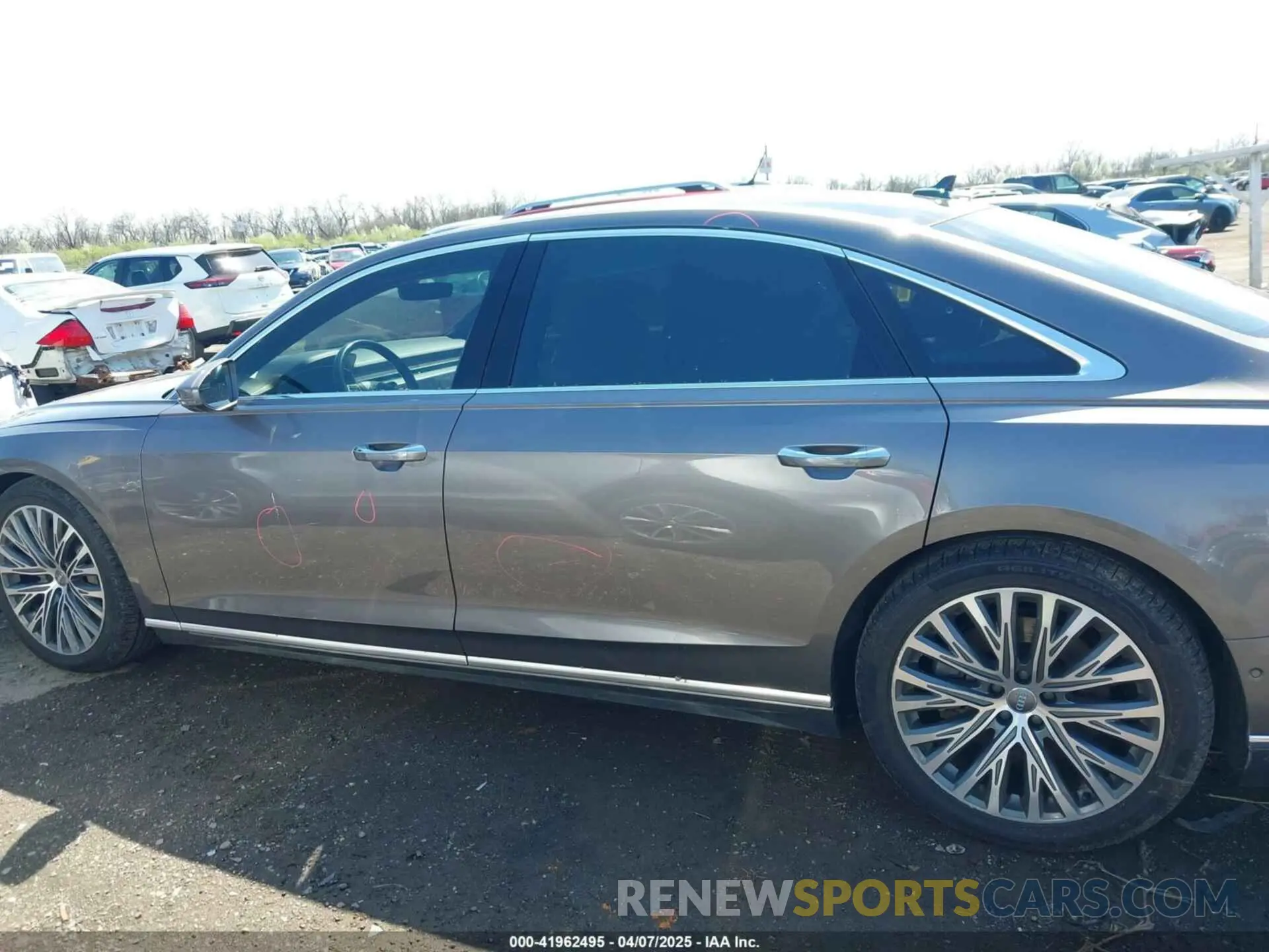 15 fotografías del automóvil dañado WAU8DAF82KN004287 AUDI A8 L 2019
