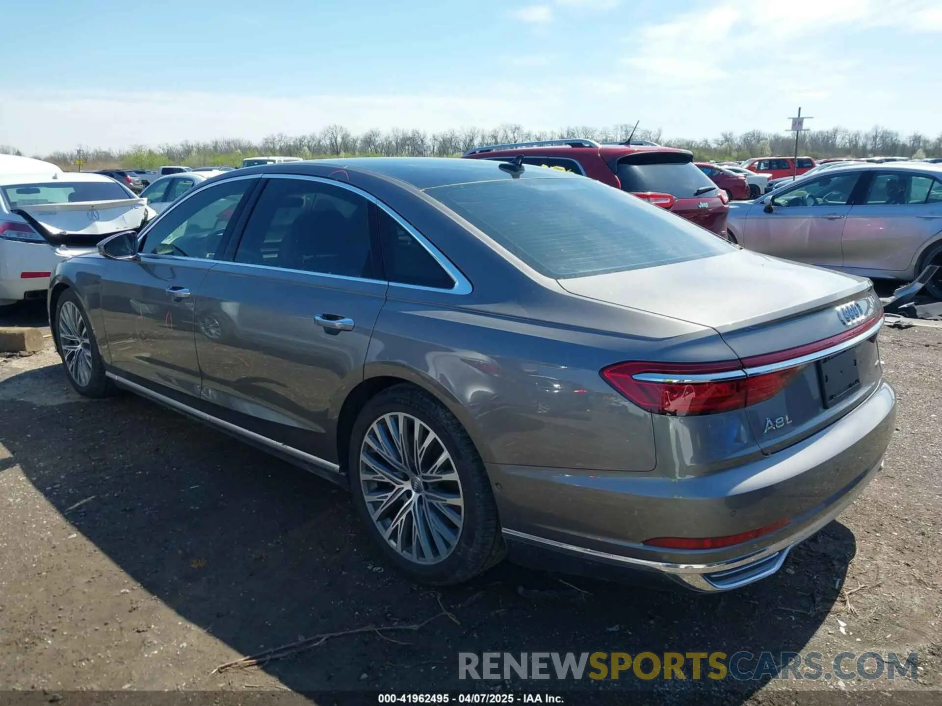 3 fotografías del automóvil dañado WAU8DAF82KN004287 AUDI A8 L 2019