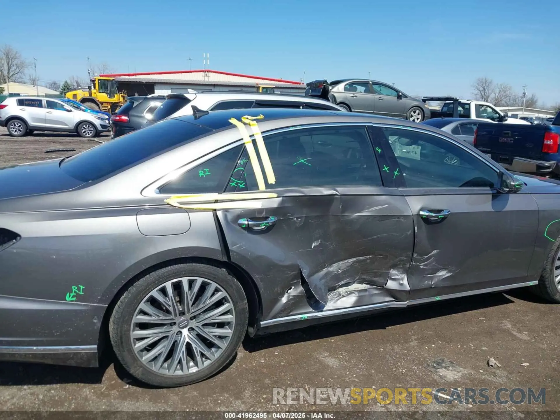 6 fotografías del automóvil dañado WAU8DAF82KN004287 AUDI A8 L 2019