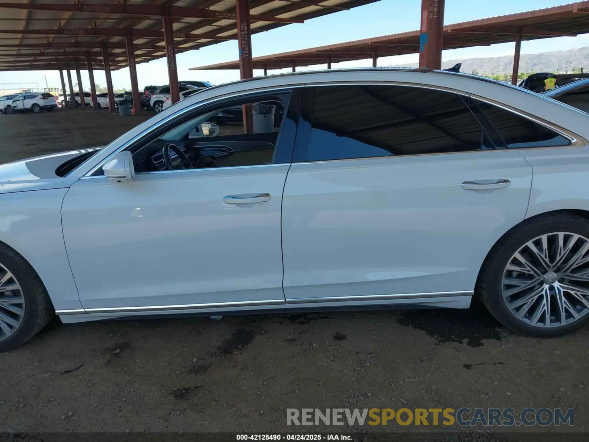 15 fotografías del automóvil dañado WAU8DAF83KN006128 AUDI A8 L 2019