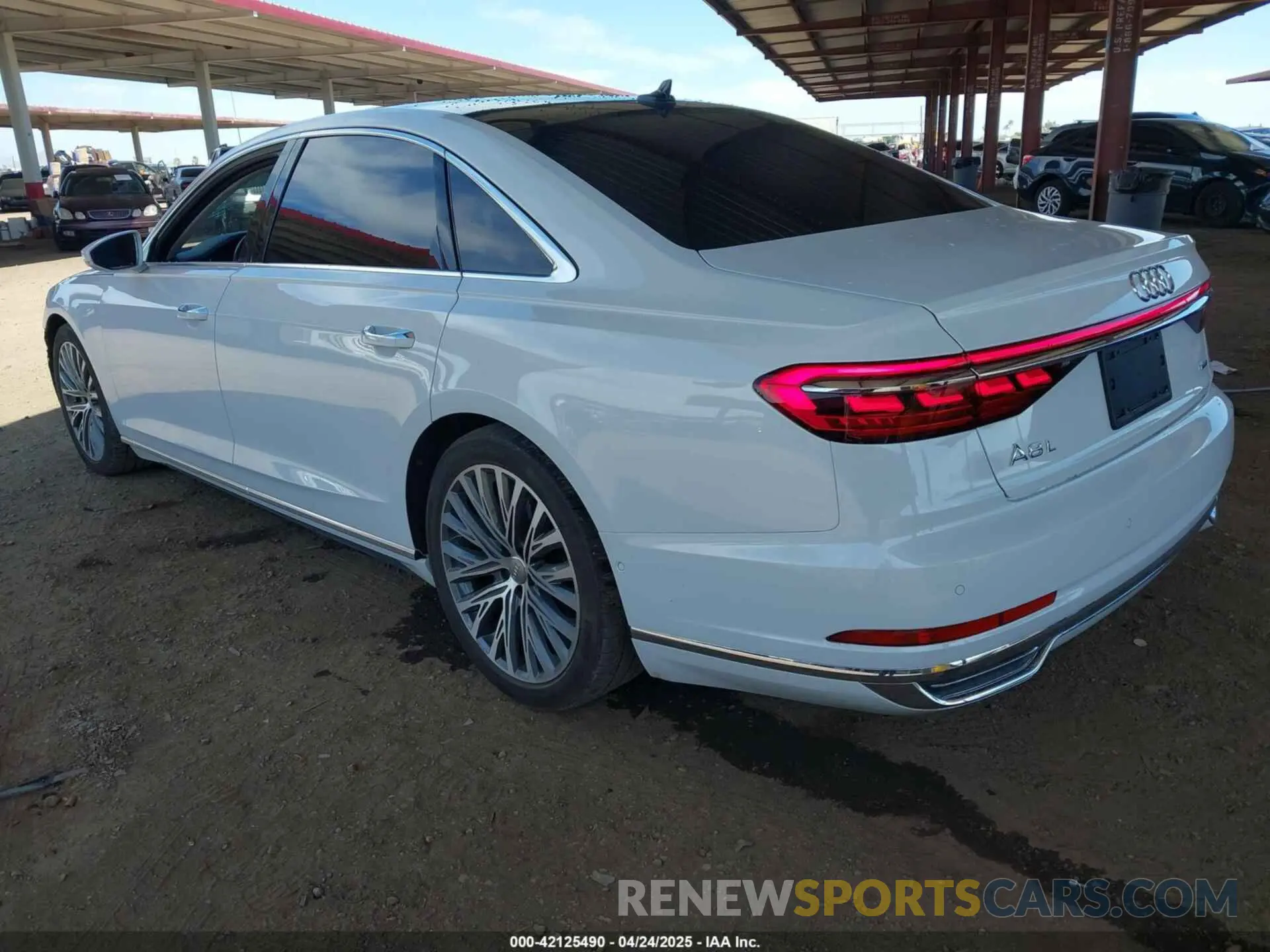 3 fotografías del automóvil dañado WAU8DAF83KN006128 AUDI A8 L 2019