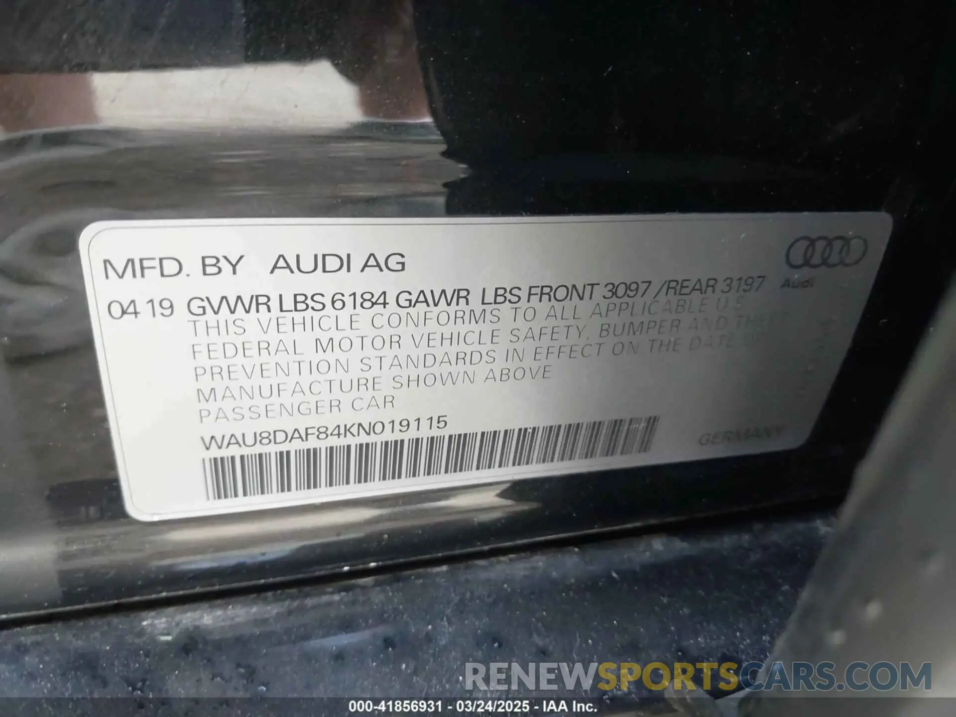 9 fotografías del automóvil dañado WAU8DAF84KN019115 AUDI A8 L 2019