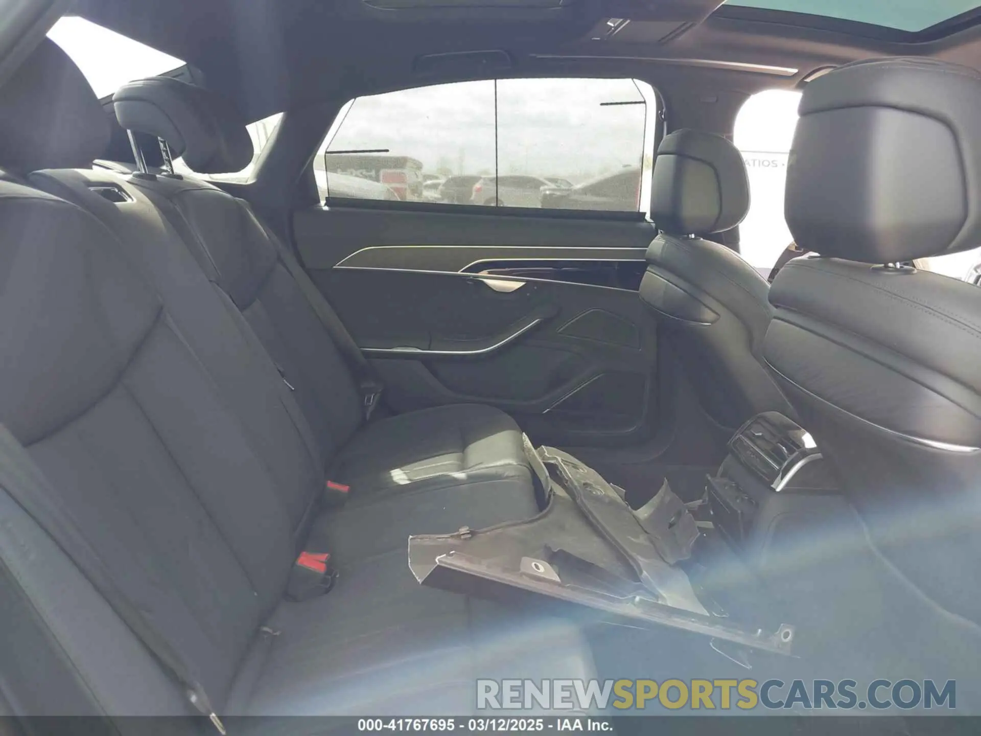 8 fotografías del automóvil dañado WAU8DAF89KN010314 AUDI A8 L 2019