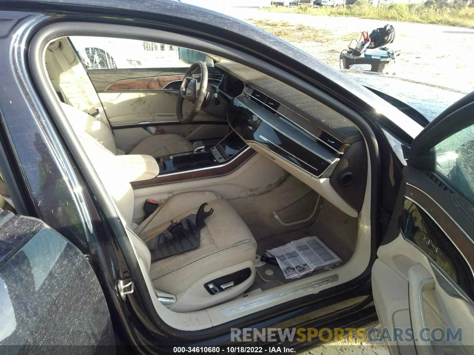 5 fotografías del automóvil dañado WAU8DAF80MN006414 AUDI A8 L 2021
