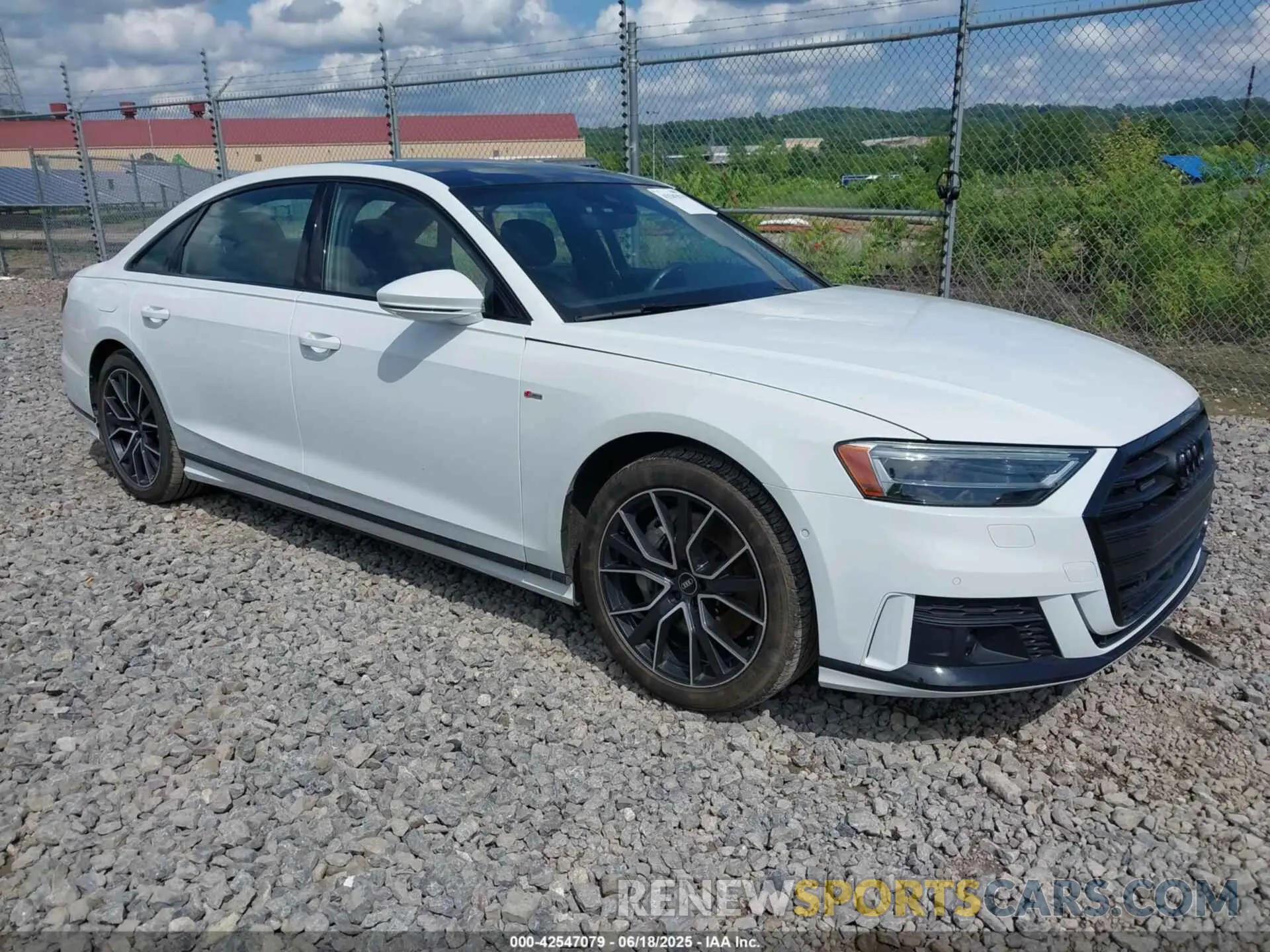 1 fotografías del automóvil dañado WAU8DAF82MN028690 AUDI A8 L 2021