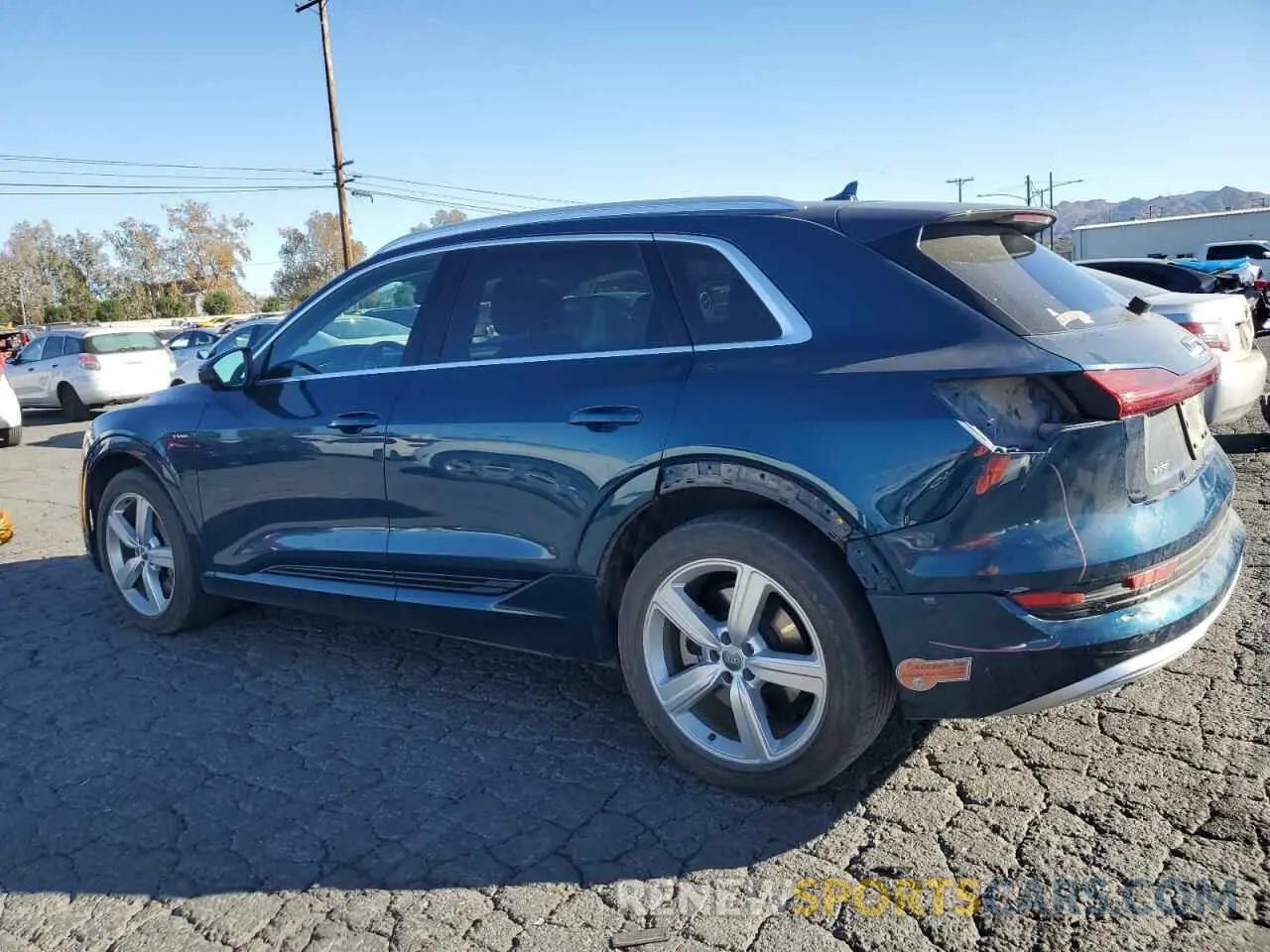 2 fotografías del automóvil dañado WA1LAAGE0KB010305 AUDI E-TRON 2019