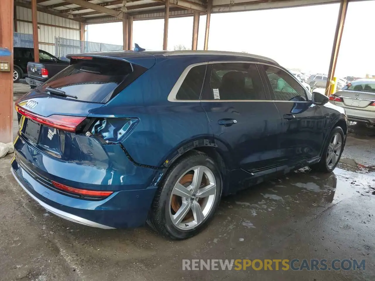 3 fotografías del automóvil dañado WA1LAAGE0KB010935 AUDI E-TRON 2019