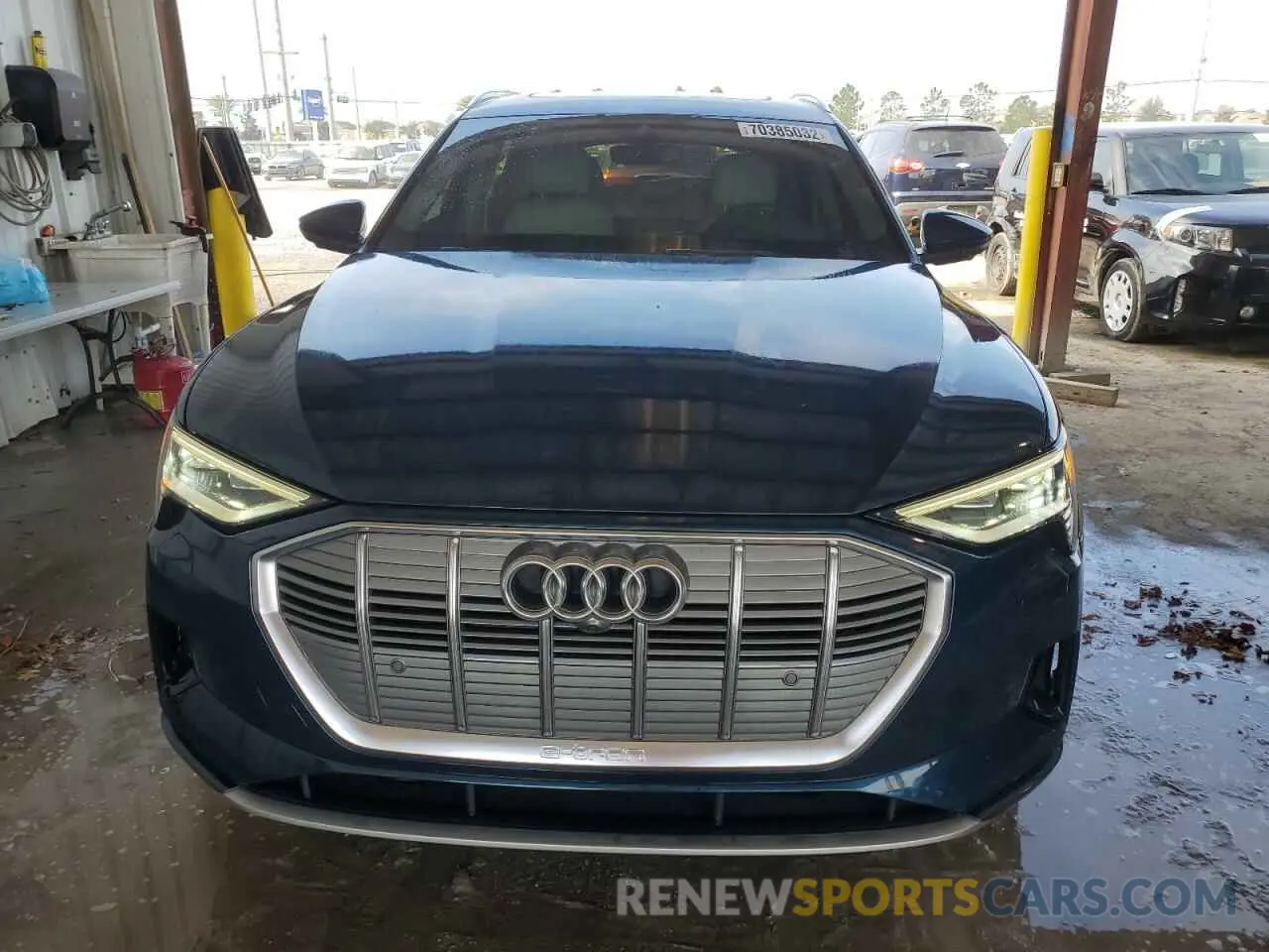 5 fotografías del automóvil dañado WA1LAAGE0KB010935 AUDI E-TRON 2019