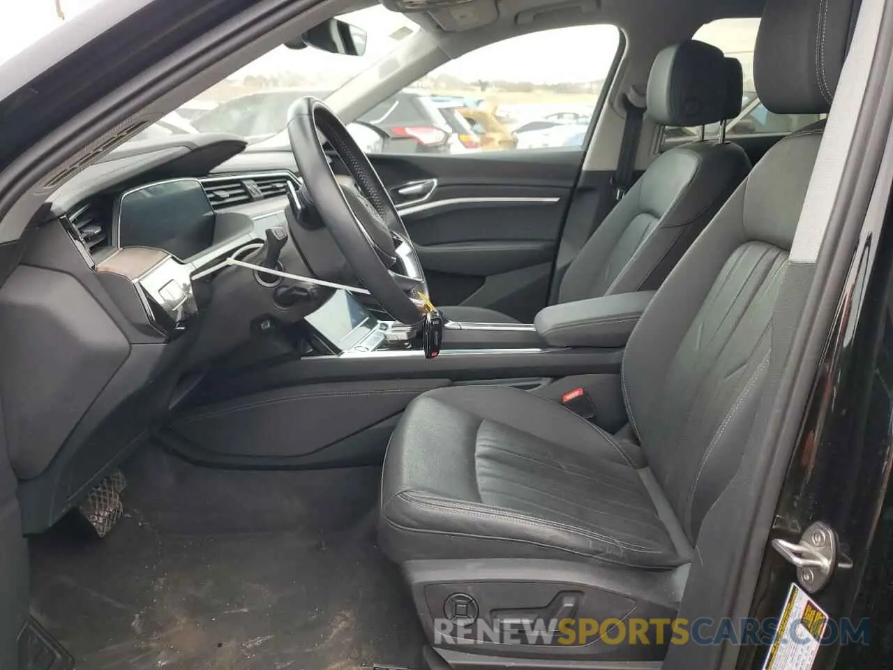 7 fotografías del automóvil dañado WA1LAAGE0KB021160 AUDI E-TRON 2019