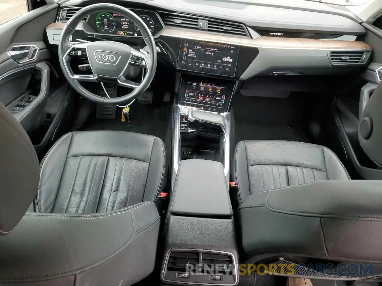 8 fotografías del automóvil dañado WA1LAAGE0KB021160 AUDI E-TRON 2019