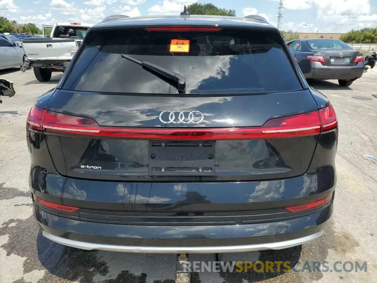 6 fotografías del automóvil dañado WA1LAAGE0KB022602 AUDI E-TRON 2019