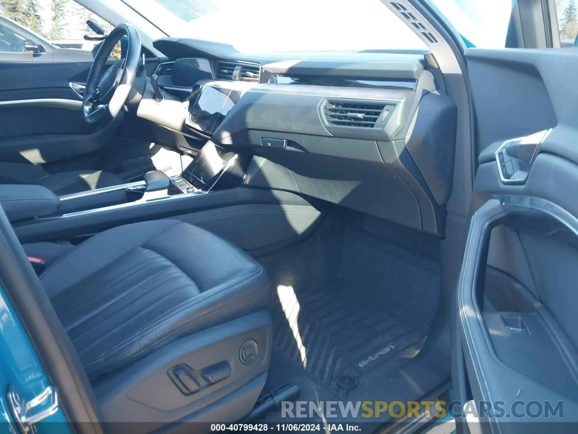 5 fotografías del automóvil dañado WA1LAAGE5KB005407 AUDI E-TRON 2019