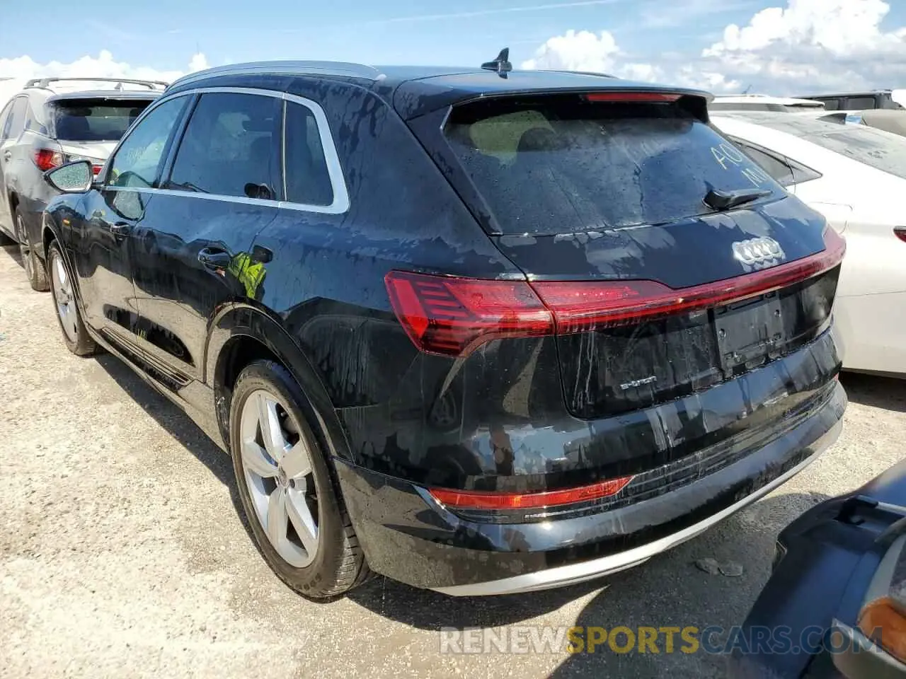 3 fotografías del automóvil dañado WA1LAAGE5KB009649 AUDI E-TRON 2019