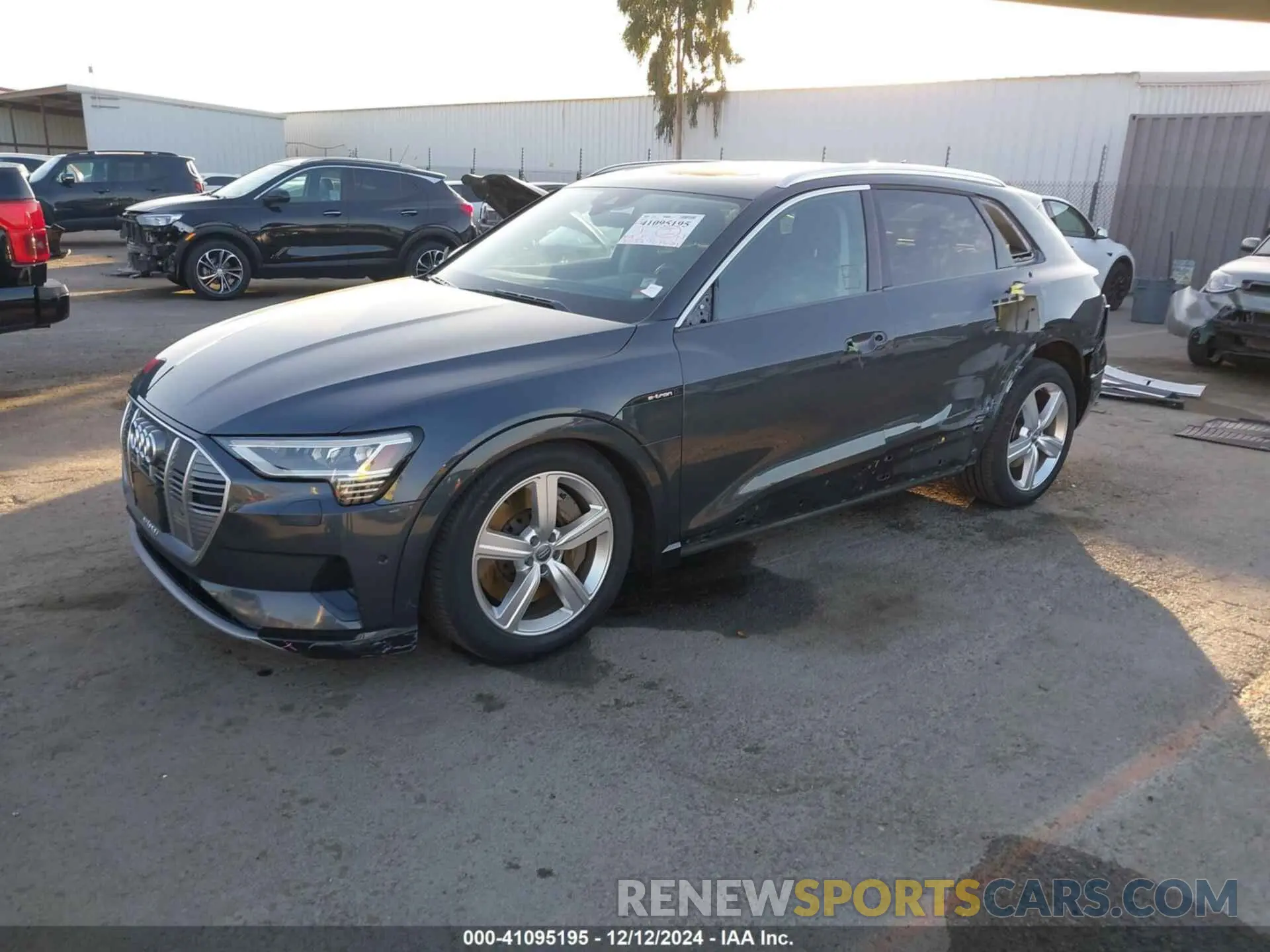 2 fotografías del automóvil dañado WA1LAAGE6KB023186 AUDI E-TRON 2019