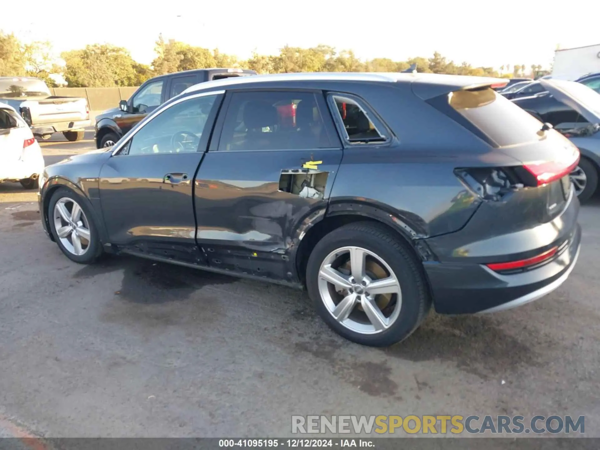 6 fotografías del automóvil dañado WA1LAAGE6KB023186 AUDI E-TRON 2019