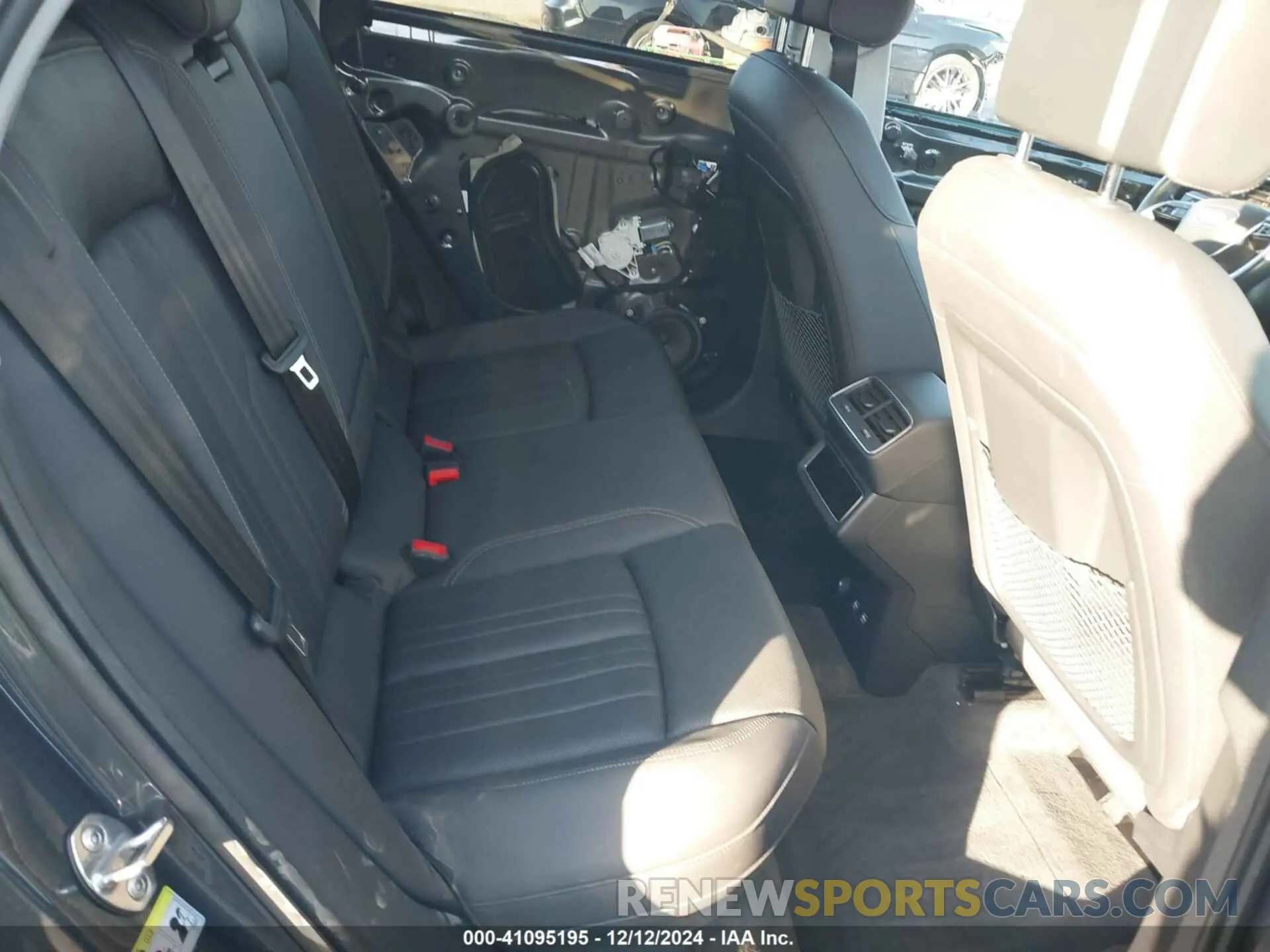 8 fotografías del automóvil dañado WA1LAAGE6KB023186 AUDI E-TRON 2019