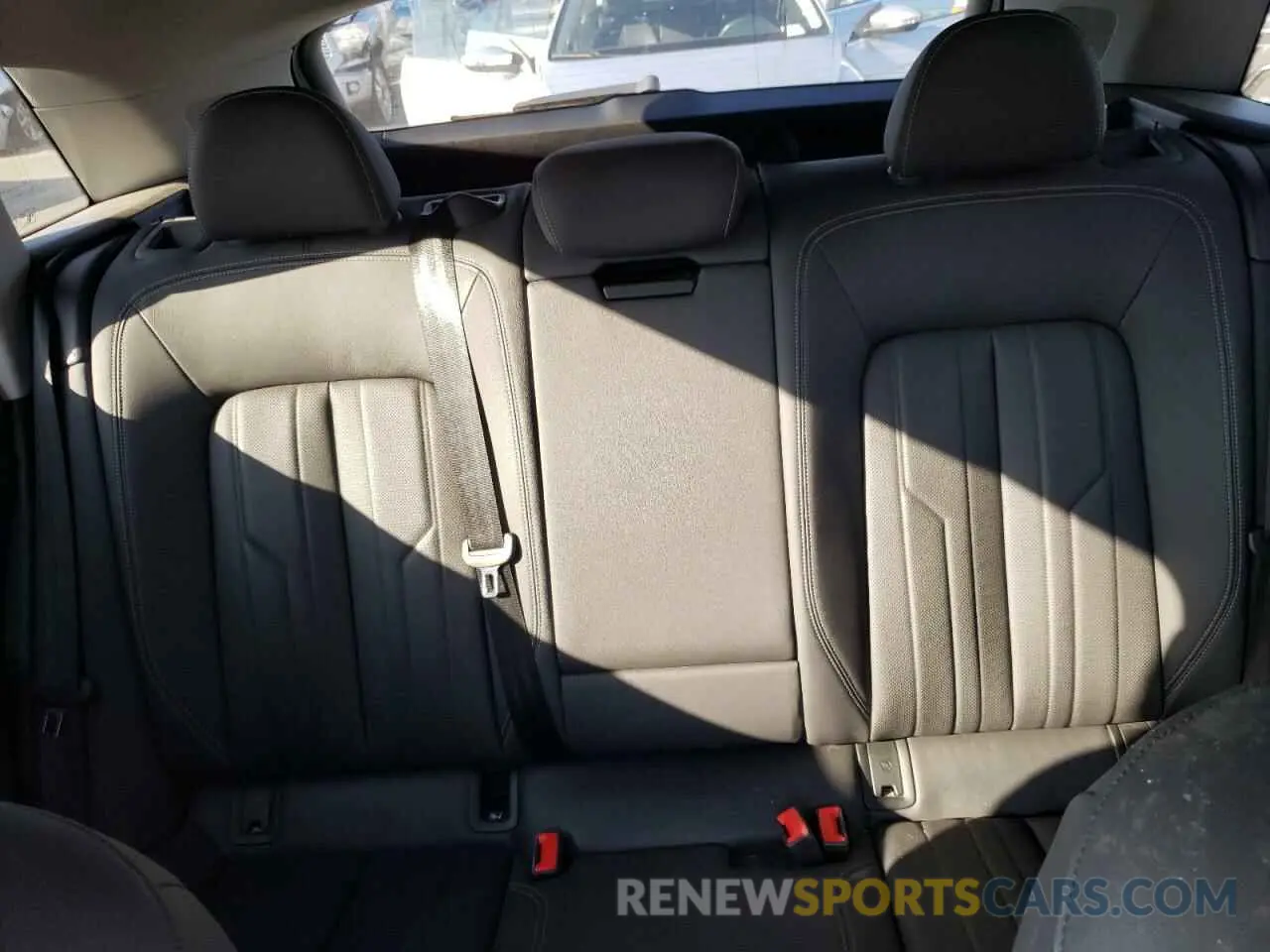 10 fotografías del automóvil dañado WA1LAAGEXKB011980 AUDI E-TRON 2019