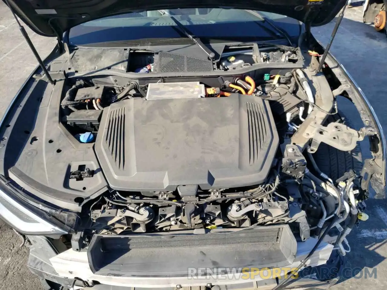 12 fotografías del automóvil dañado WA1LAAGEXKB011980 AUDI E-TRON 2019