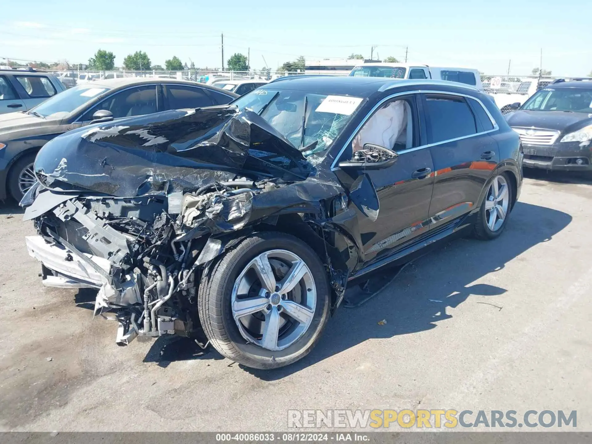 2 fotografías del automóvil dañado WA1LABGE0KB021763 AUDI E-TRON 2019