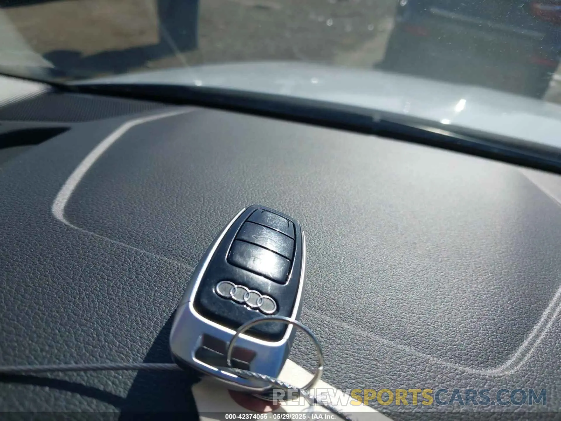 11 fotografías del automóvil dañado WA1LABGEXKB020765 AUDI E-TRON 2019