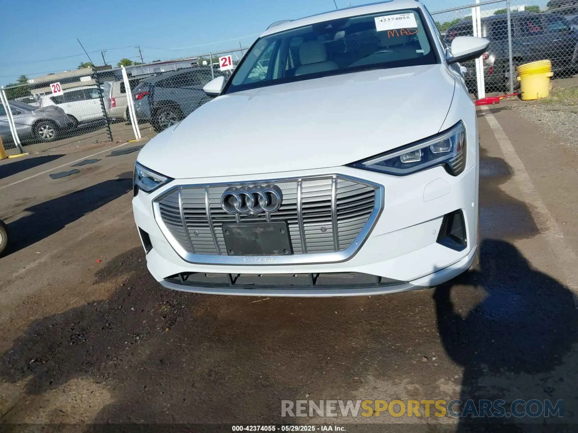 12 fotografías del automóvil dañado WA1LABGEXKB020765 AUDI E-TRON 2019