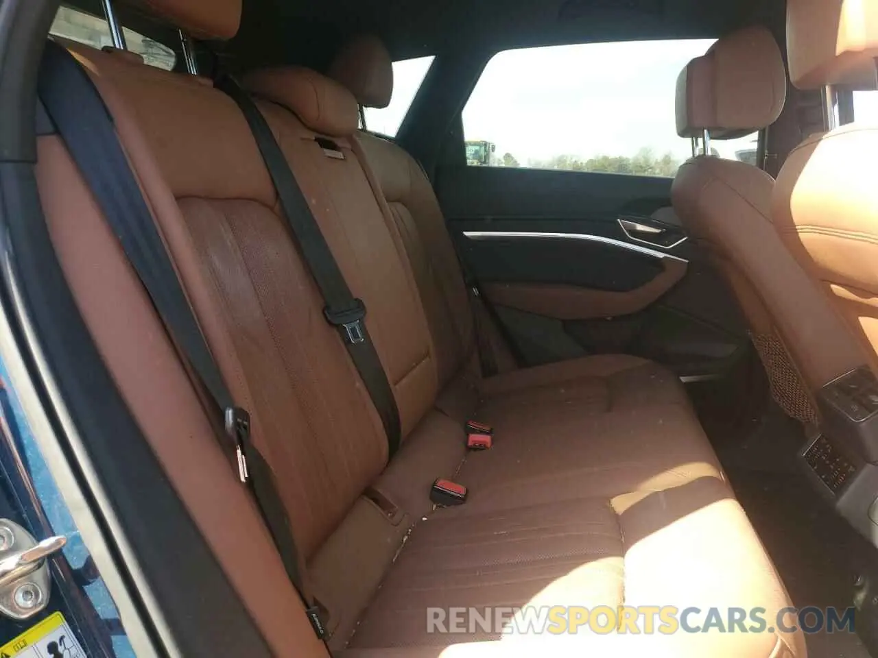 11 fotografías del automóvil dañado WA1LABGEXKB020863 AUDI E-TRON 2019